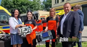 Bielskie Pogotowie Ratunkowe z nowym ambulansem i nowoczesnym wyposażeniem.