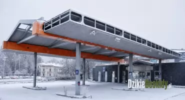 Przyszłość nieczynnej stacji paliw w Bielsku-Białej zagrożona sporem prawnym i szansą na nowy start.