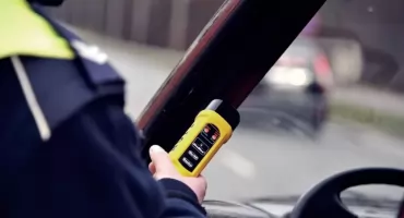 Kierowca w Jaworzu zatrzymany po prowadzeniu pod wpływem alkoholu i bez prawa jazdy