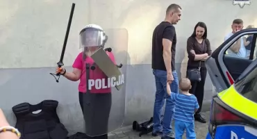 Bielscy policjanci uczą najmłodszych zasad bezpiecznych wakacji